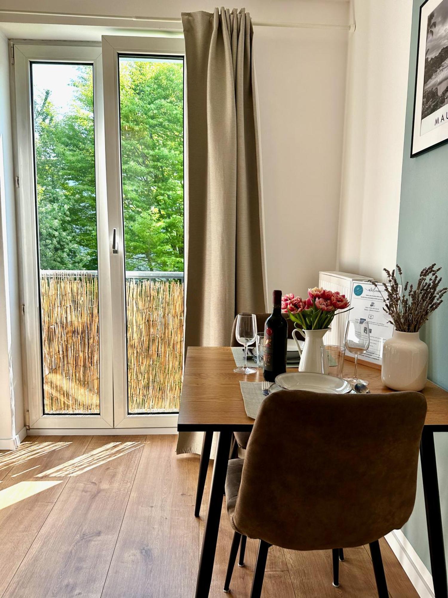 Gemuetliches 1R Apartment Mit Balkon, Parking, Tv Streaming Magdeburg Exterior foto